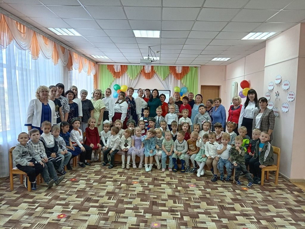 Вы сейчас просматриваете Праздник «День воспитателя и всех дошкольных работников»
