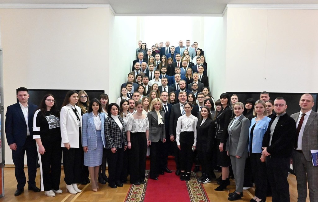 Вы сейчас просматриваете Участие в первом организованном заседании Молодежного парламента