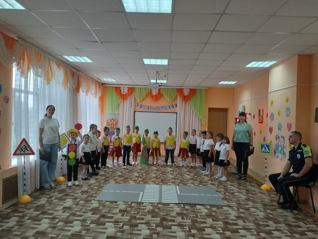 Читать далее о этой статье «День Светофора» в детском саду «Тополёк»